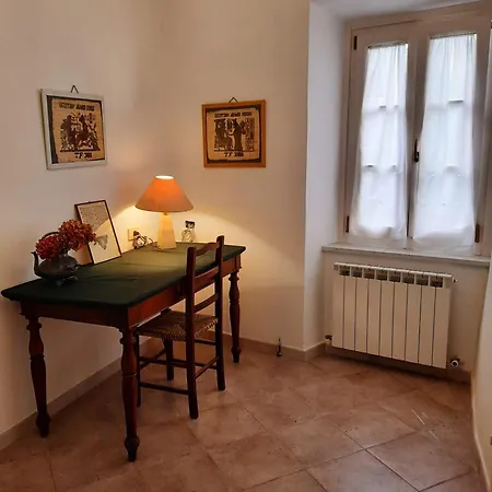 Apartment Nini - Casa Torre Nel Borgo Pontremoli