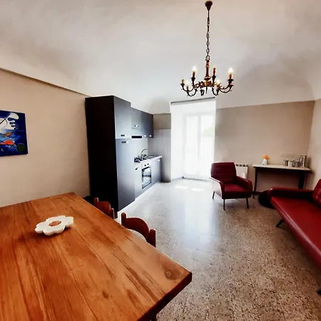 Nini - Casa Torre Nel Borgo Pontremoli